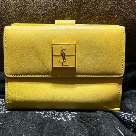 YSL Vintage Yellow Leather Compact Wallet - Picture 3 of 6
